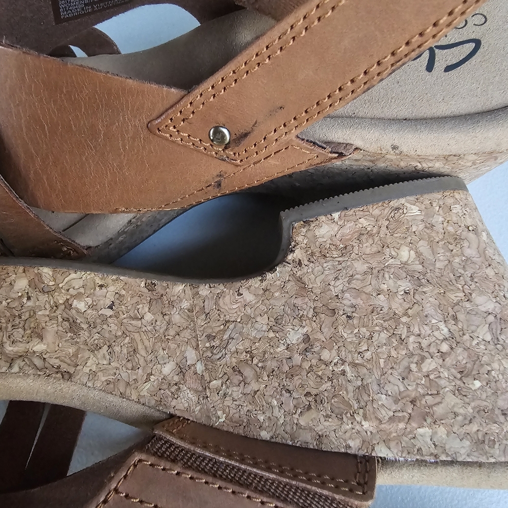 Women's Clarks, Giselle Ivy Sandal Tan/Brown Leather Leather Size 9M - Picture 3 of 6